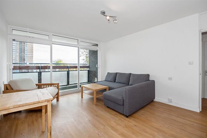 1 Bedroom Flat To Rent In Columbia Road, Shoreditch, E2
