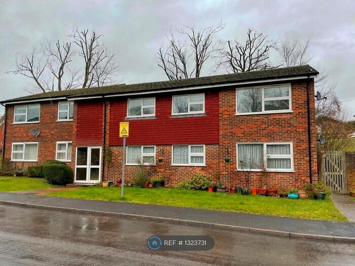 2 Bedroom Flat To Rent In The Sidings, Rudgwick, Horsham RH12