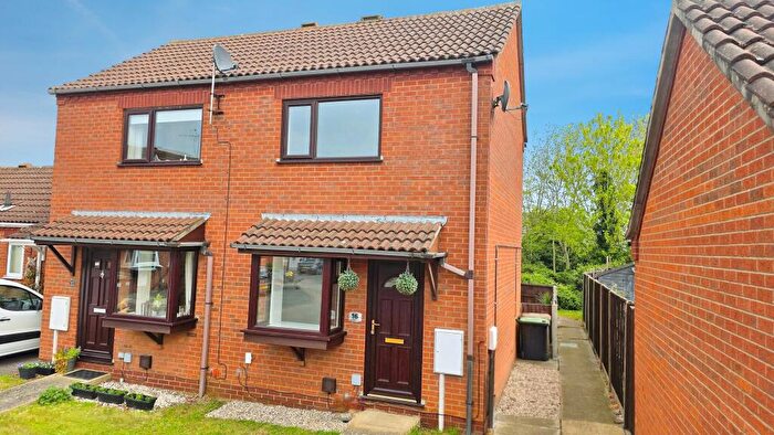 2 Bedroom End Of Terrace House For Sale In Woodside Court, Sleaford, NG34