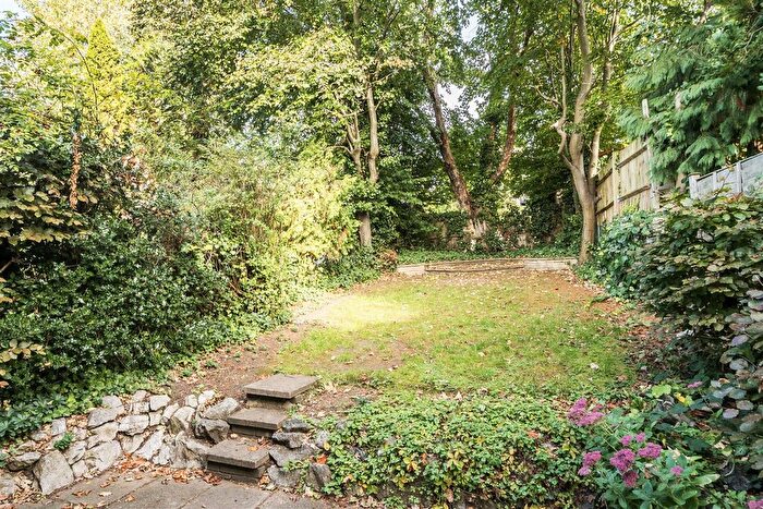 4 Bedroom Property To Rent In Ashbourne Close, Woodside Park, N12