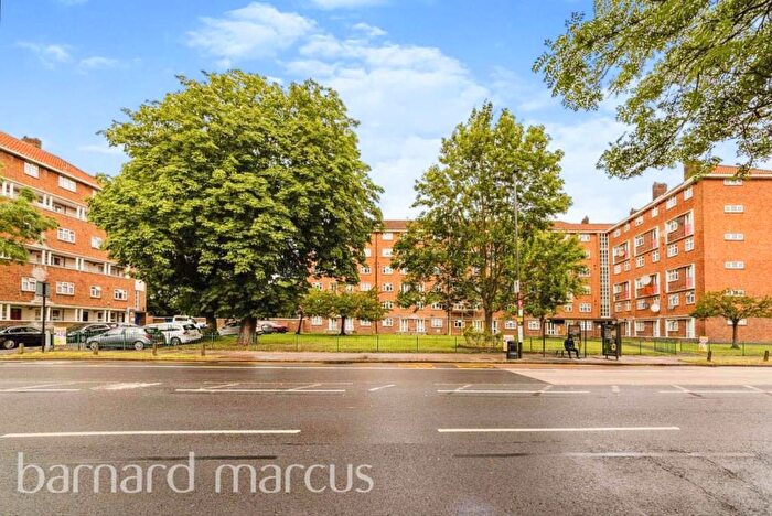 2 Bedroom Flat For Sale In London Road, Mitcham, CR4