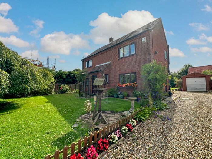 4 Bedroom Detached House For Sale In Main Road, Clippesby, Great Yarmouth, NR29