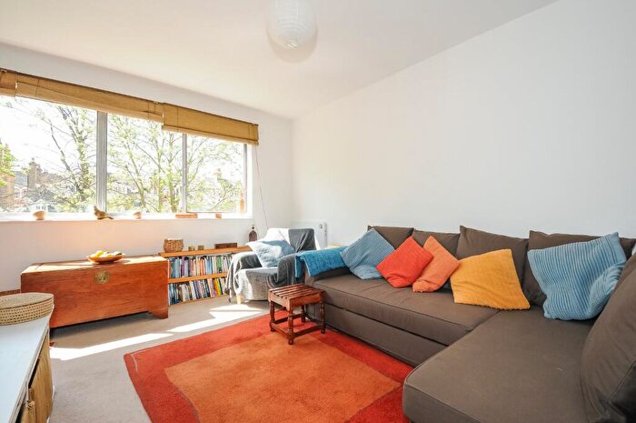 Flat To Rent In Haverstock Hill, London, NW3