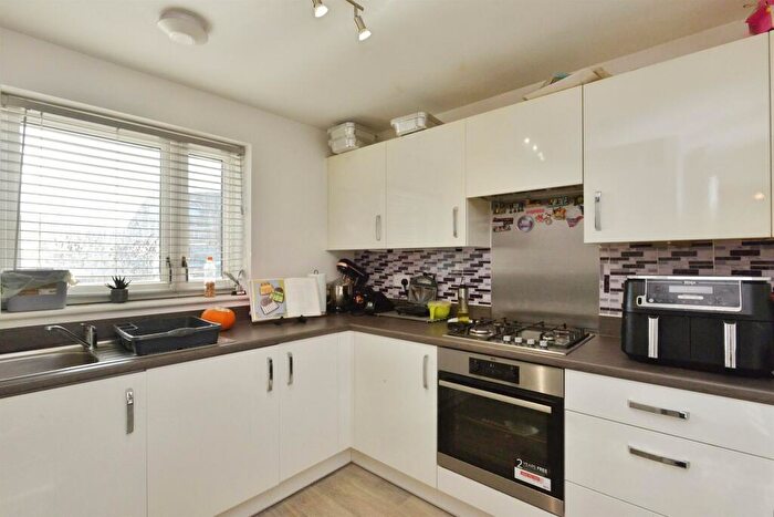 2 Bedroom Flat For Sale In Whitecastle Way, Kingsmead, Milton Keynes, MK4