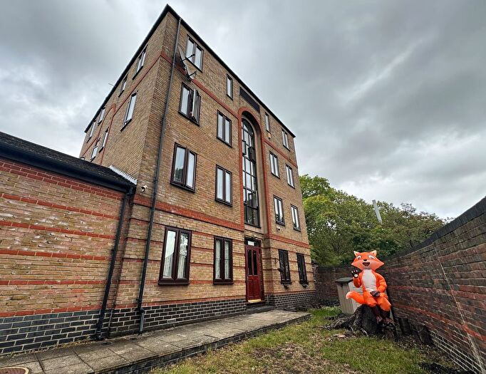 1 Bedroom Flat For Sale In Tollgate Road, Beckton, London, E6