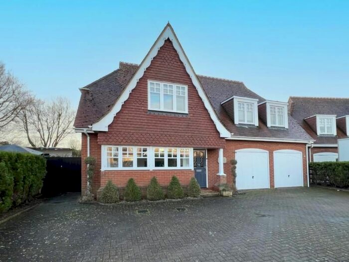 5 Bedroom Detached House To Rent In Shepperton Road, Laleham, Staines, TW18