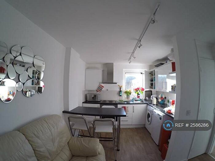 2 Bedroom Flat To Rent In Headington, Oxford, OX3