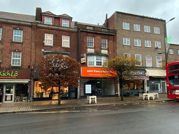 2 Bedroom Flat To Rent In Station Lane, Hornchurch, RM12