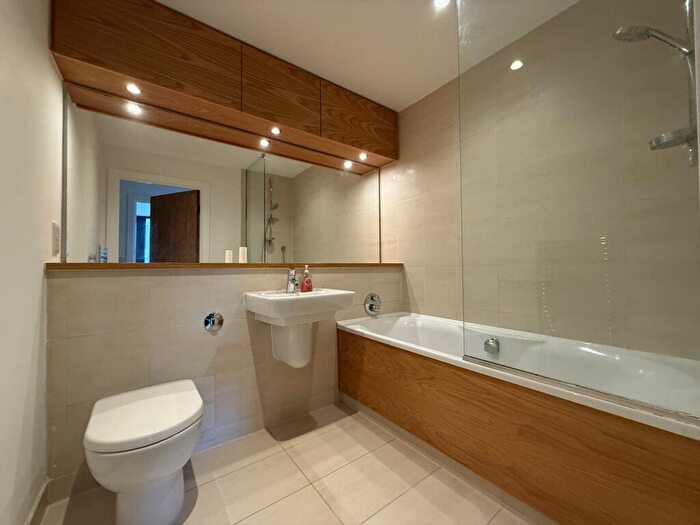 2 Bedroom Apartment To Rent In St Georges Island, Kelso Place, Manchester, M15