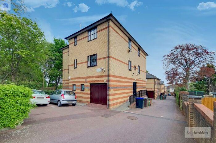 2 Bedroom Apartment To Rent In Benhill Road, Sutton, SM1