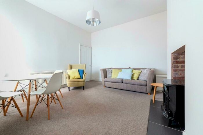 3 Bedroom Flat To Rent In £pppw - Whitefield Terrace, Heaton, NE6