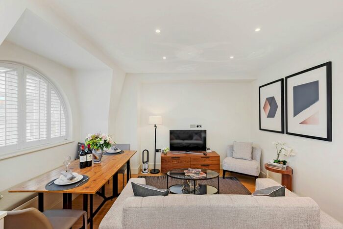 2 Bedroom Flat To Rent In Great Titchfield Street (), London, W1W