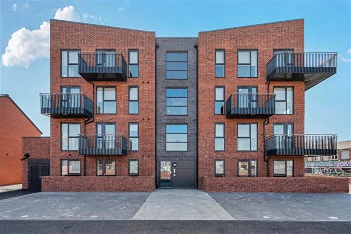 2 Bedroom Flat To Rent In Bedroom Property In Pillings Court, Leicester, LE3