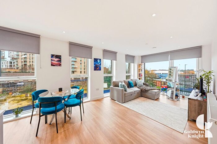 1 Bedroom Flat For Sale In Henley Cross, London, SE3