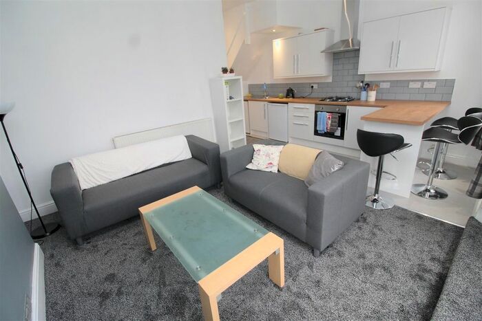 3 Bedroom Flat To Rent In Whitchurch Road, Heath, Cardiff, CF14