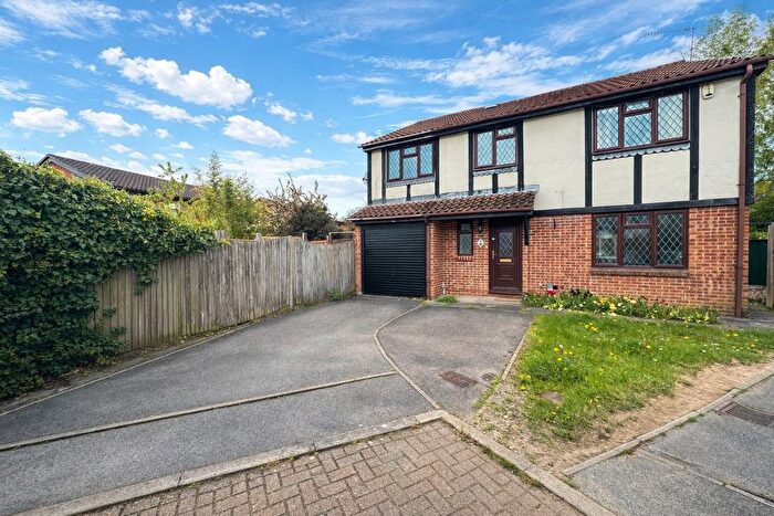 4 Bedroom Detached House To Rent In Foxhill, Luton, Bedfordshire, LU2