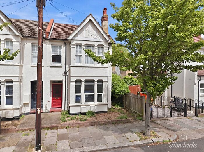2 Bedroom Flat For Sale In Alexandra Road, Southend-On-Sea, SS1