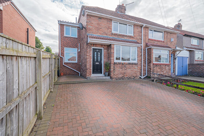 3 Bedroom Semi-Detached House For Sale In Woodside Gardens, Dunston, Gateshead, NE11