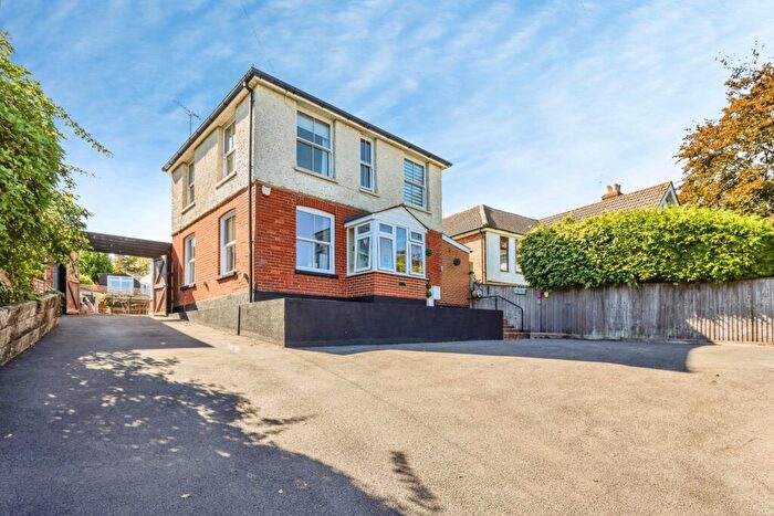 3 Bedroom Detached House For Sale In Blandford Road, Poole, BH15