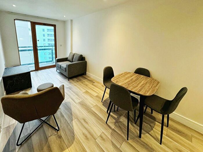 1 Bedroom Flat To Rent In Gateway East, Marsh Lane, Leeds, LS9