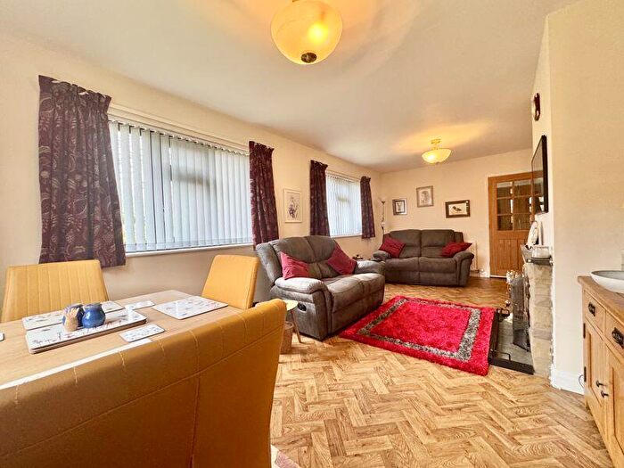 2 Bedroom Bungalow For Sale In Main Road, Saltfleet, LN11
