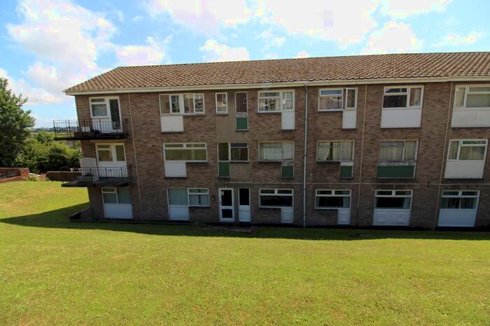 3 Bedroom Flat To Rent In St Fagans Rise, Fairwater, Cardiff, CF5