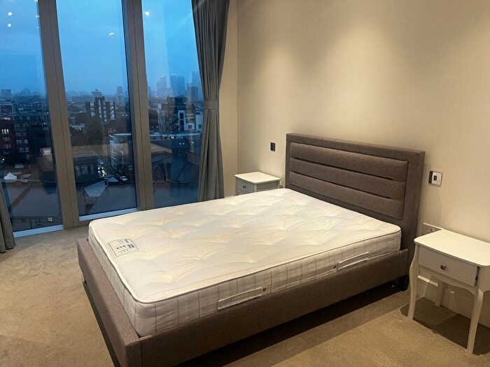 1 Bedroom Flat To Rent In Piazza Walk, E1