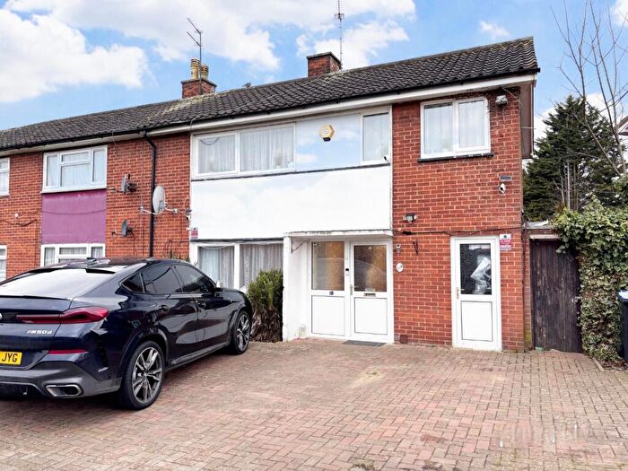3 Bedroom End Of Terrace House For Sale In Avon Drive, Kings Heath, Northampton, NN5