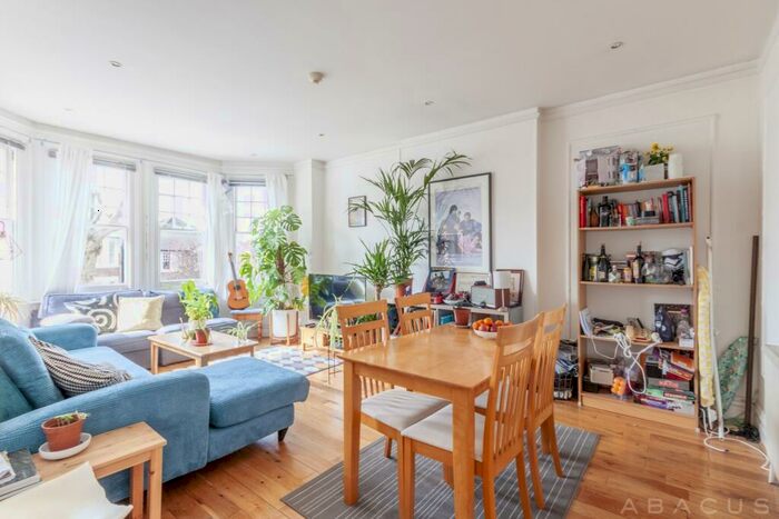 3 Bedroom Apartment To Rent In Teignmouth Road, Kilburn, NW2