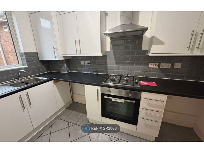 2 Bedroom Flat To Rent In Halebank Road, Widnes, WA8