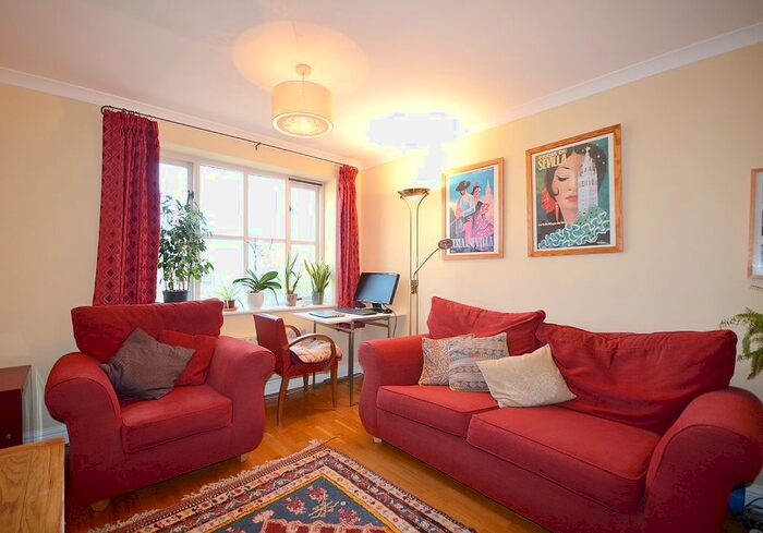 2 Bedroom Flat To Rent In Park Road, Crouch End, London, N8