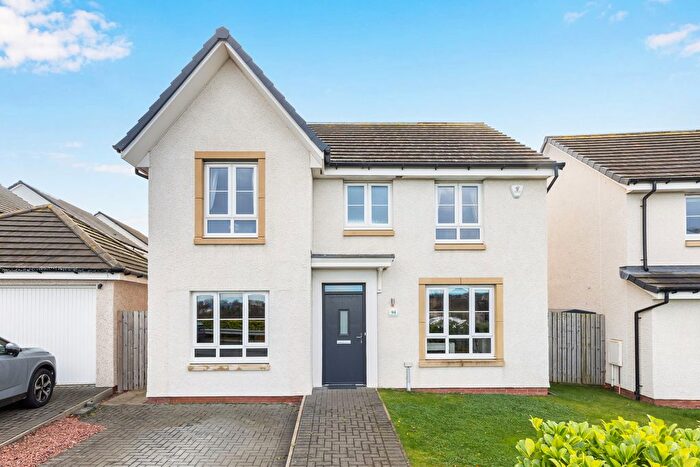 4 Bedroom Detached House For Sale In Clippens Drive, Burdiehouse, Edinburgh, EH17