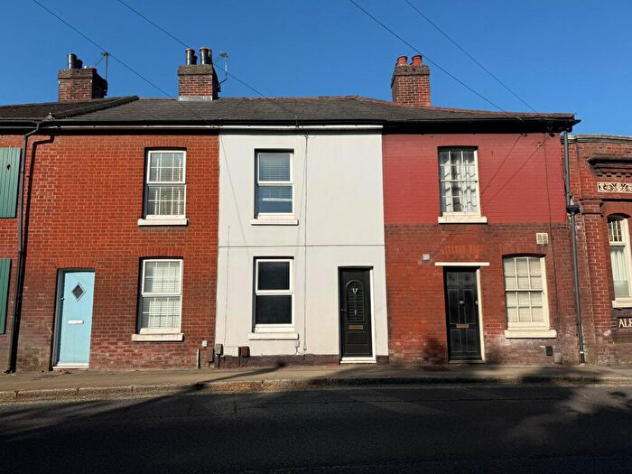 2 Bedroom Terraced House To Rent In Wickham Road Fareham Unfurnished, PO16