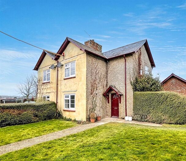 3 Bedroom Semi-Detached House To Rent In Chilbridge, Wimborne, BH21