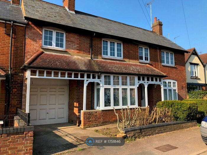 4 Bedroom Detached House To Rent In Stanmore Road, Stevenage, SG1