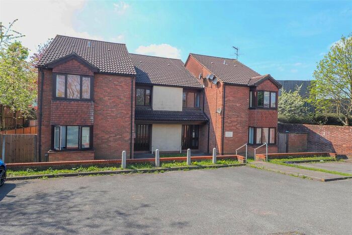 Studio To Rent In Kingsville Court, West Drayton, UB7