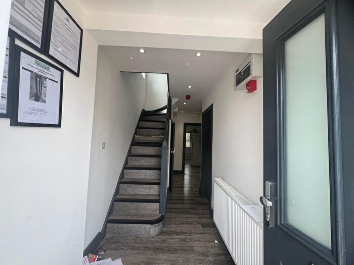 5 Bedroom Semi-Detached House To Rent In Park Lane, Hayes, UB4