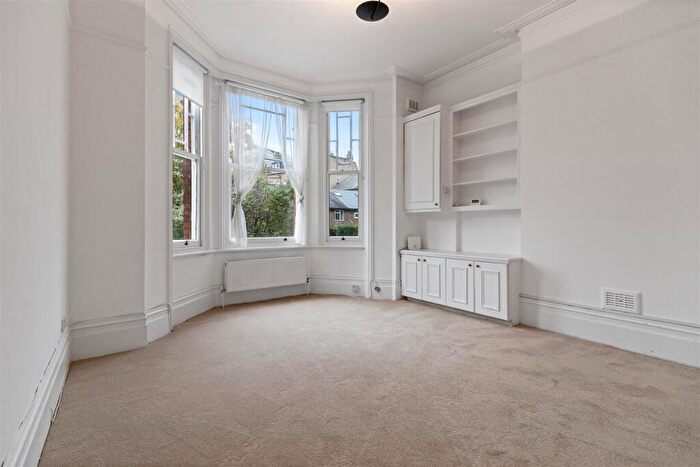 2 Bedroom Flat To Rent In Fairhazel Gardens, South Hampstead, NW6