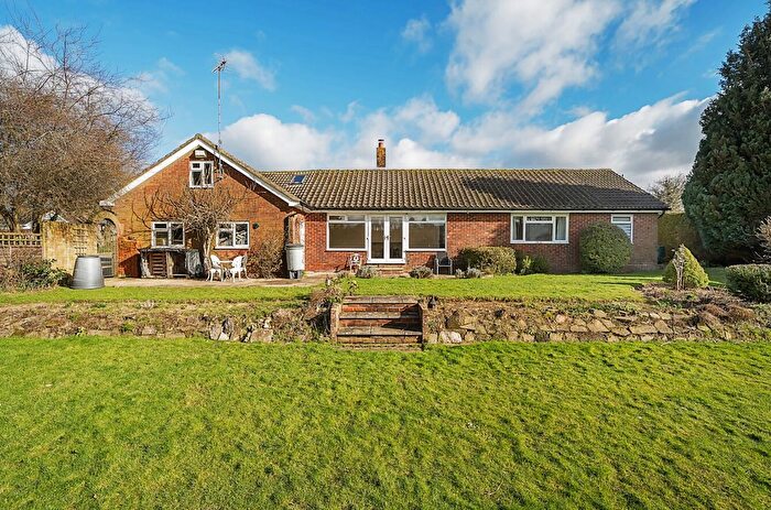 3 Bedroom Bungalow For Sale In Raebarn Close, Cheriton, Alresford, Hampshire, SO24