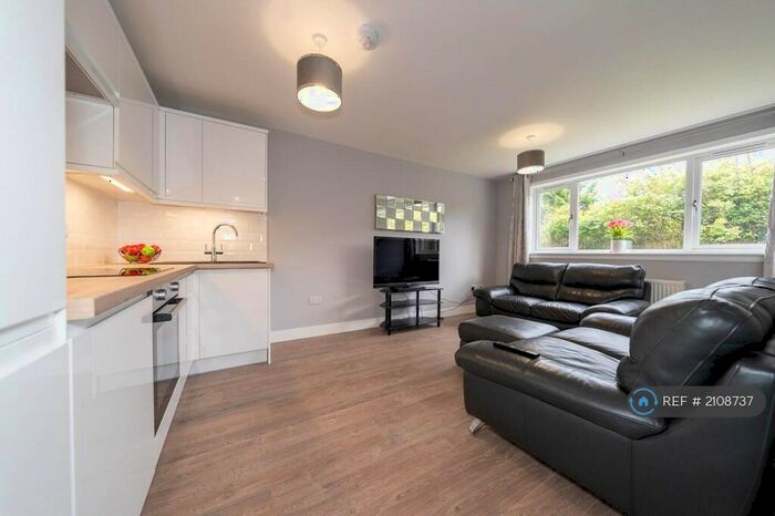 2 Bedroom Flat To Rent In Ruthrieston Gardens, Aberdeen, AB10