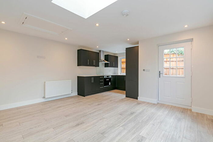 1 Bedroom Flat For Sale In Hereford Close, Guildford, GU2