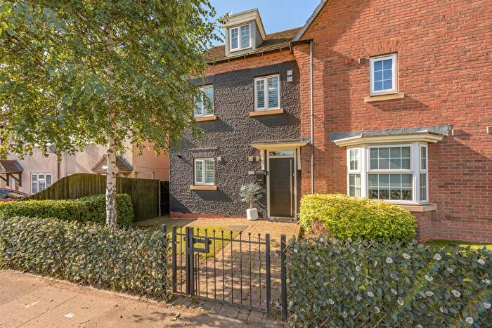 3 Bedroom Town House For Sale In Prince Mews, Hagley, DY9