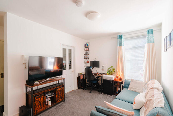 1 Bedroom Flat For Sale In Stackpool Road, Southville, BS3