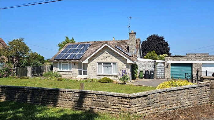 3 Bedroom Bungalow For Sale In Stalbridge Road, Henstridge, Templecombe, Somerset, BA8