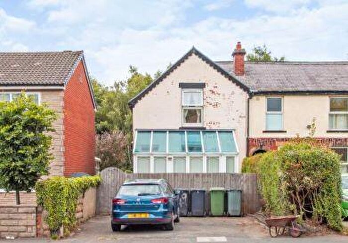2 Bedroom End Of Terrace House For Sale In Bruntcliffe Road, Morley, Leeds, West Yorkshire, LS27
