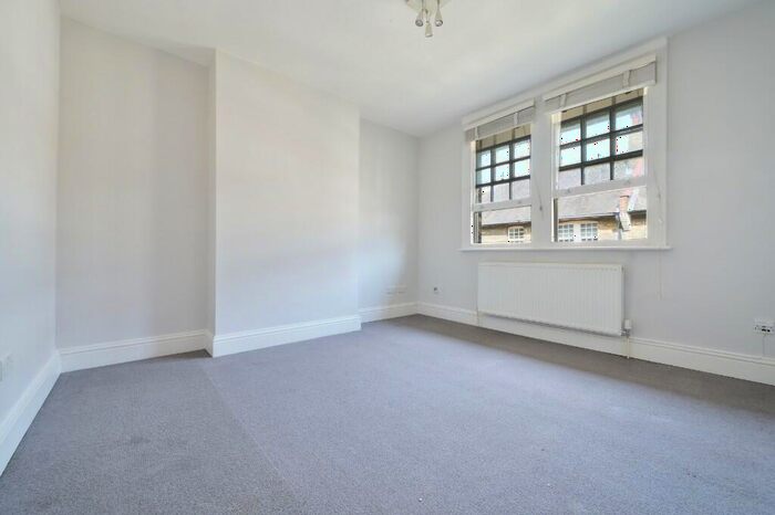 3 Bedroom Flat To Rent In Marley Combe Road, Haslemere, Surrey, GU27