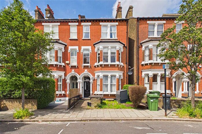 1 Bedroom Apartment For Sale In Rollscourt Avenue, London, SE24