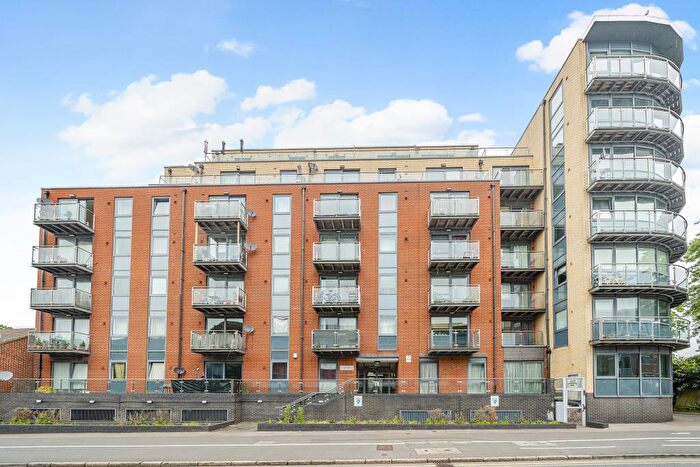 1 Bedroom Apartment To Rent In Slough, Berkshire, SL1