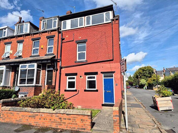 7 Bedroom Terraced House For Sale In Newport View, Leeds, LS6
