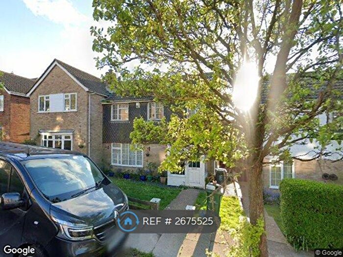 3 Bedroom Semi-Detached House To Rent In Batemans Road, Brighton, BN2